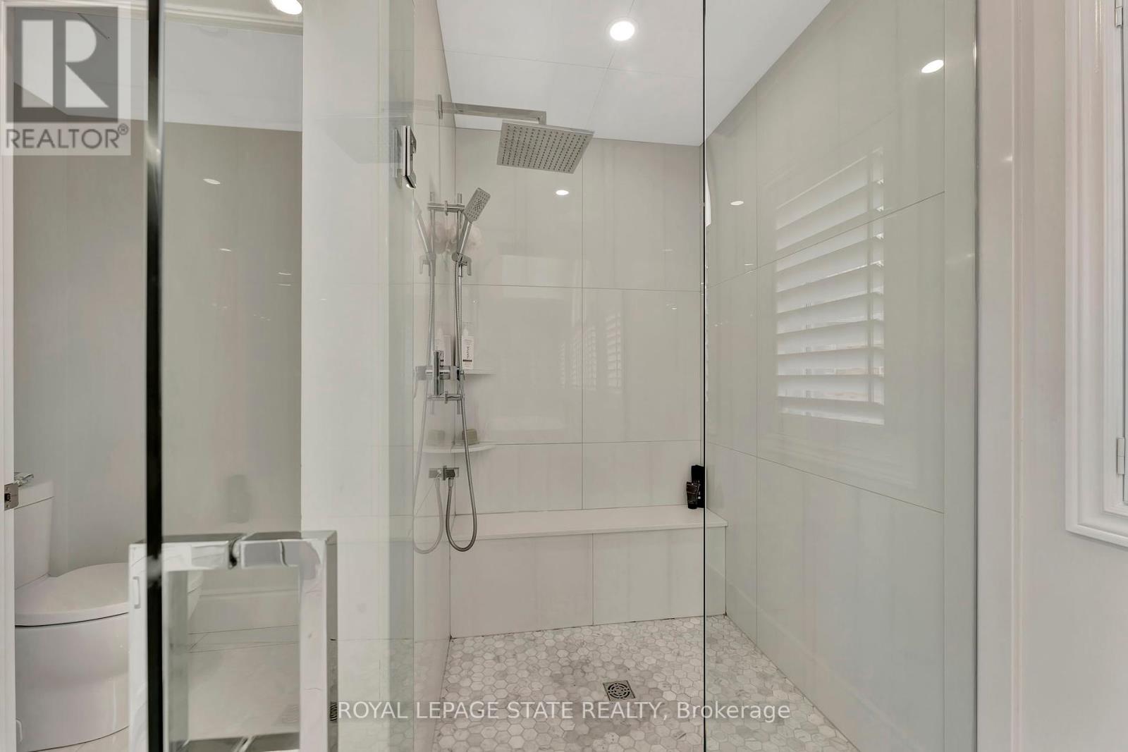 Photo 32 of 7 Bernini Court, Hamilton ON