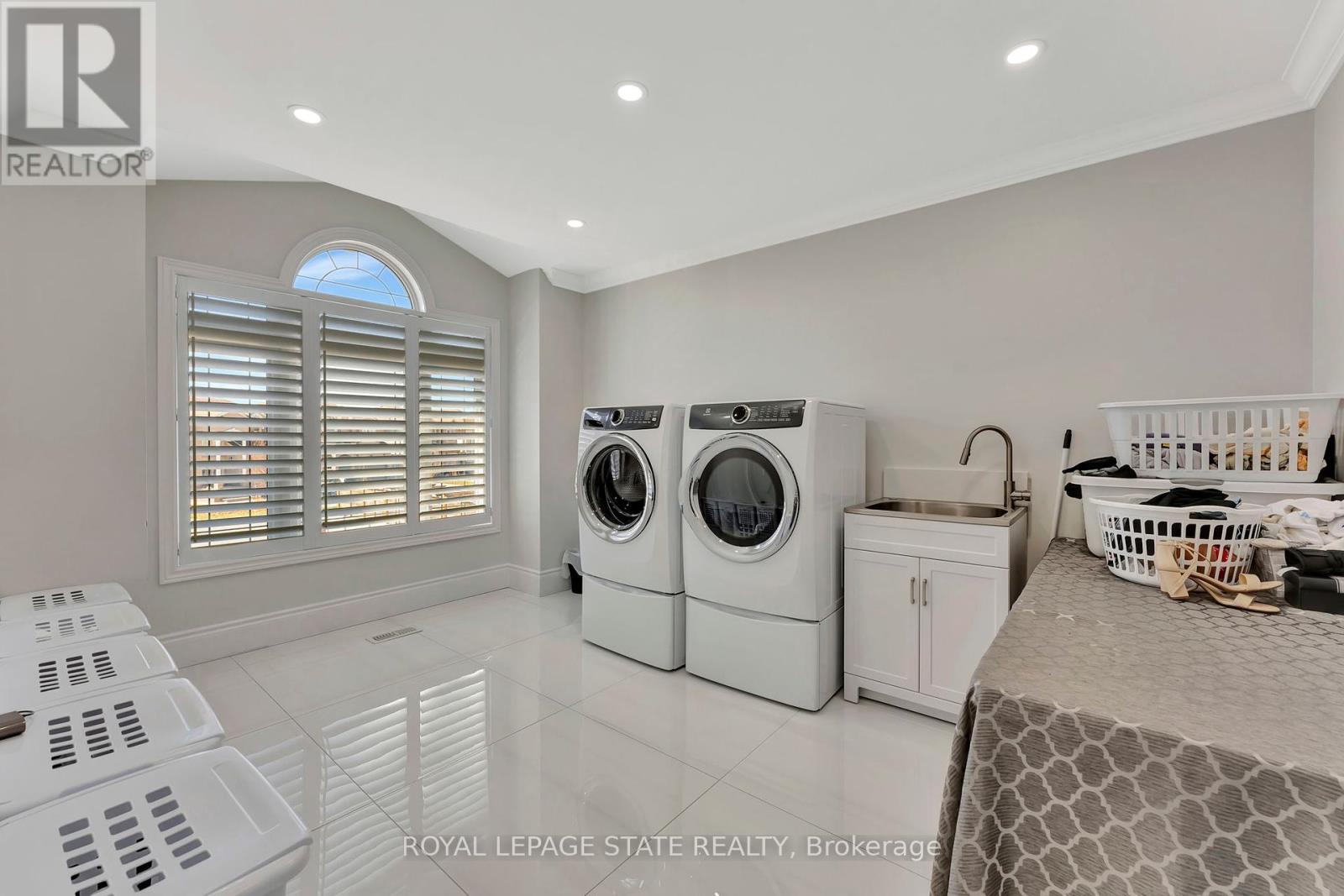 Photo 37 of 7 Bernini Court, Hamilton ON