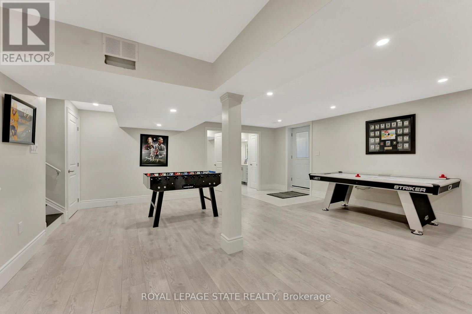 Photo 38 of 7 Bernini Court, Hamilton ON