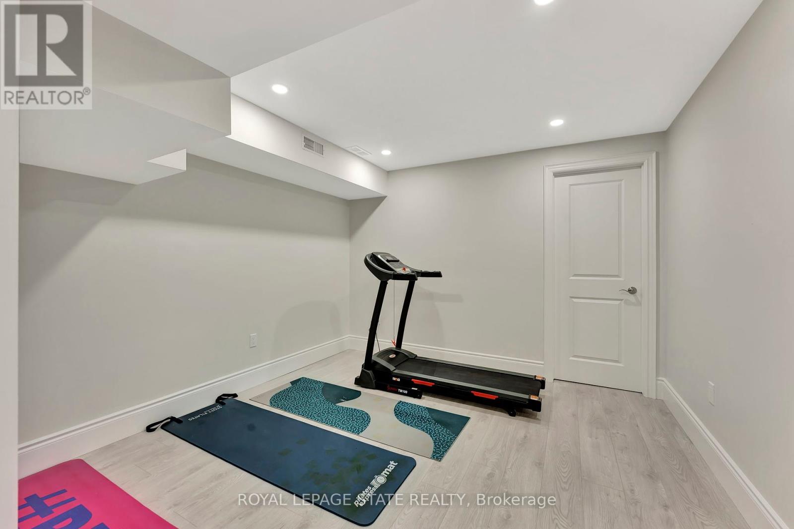 Photo 42 of 7 Bernini Court, Hamilton ON