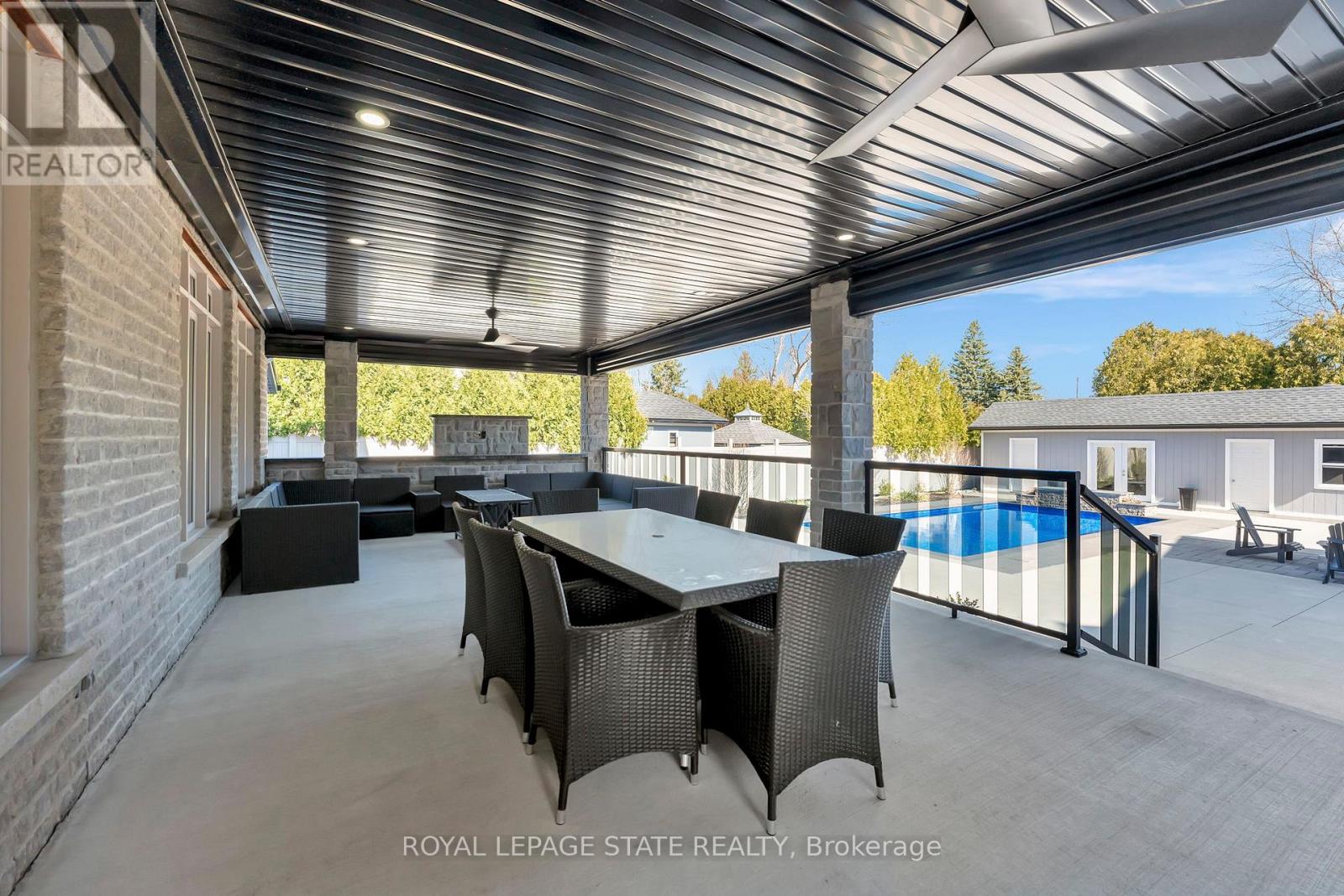 Photo 45 of 7 Bernini Court, Hamilton ON