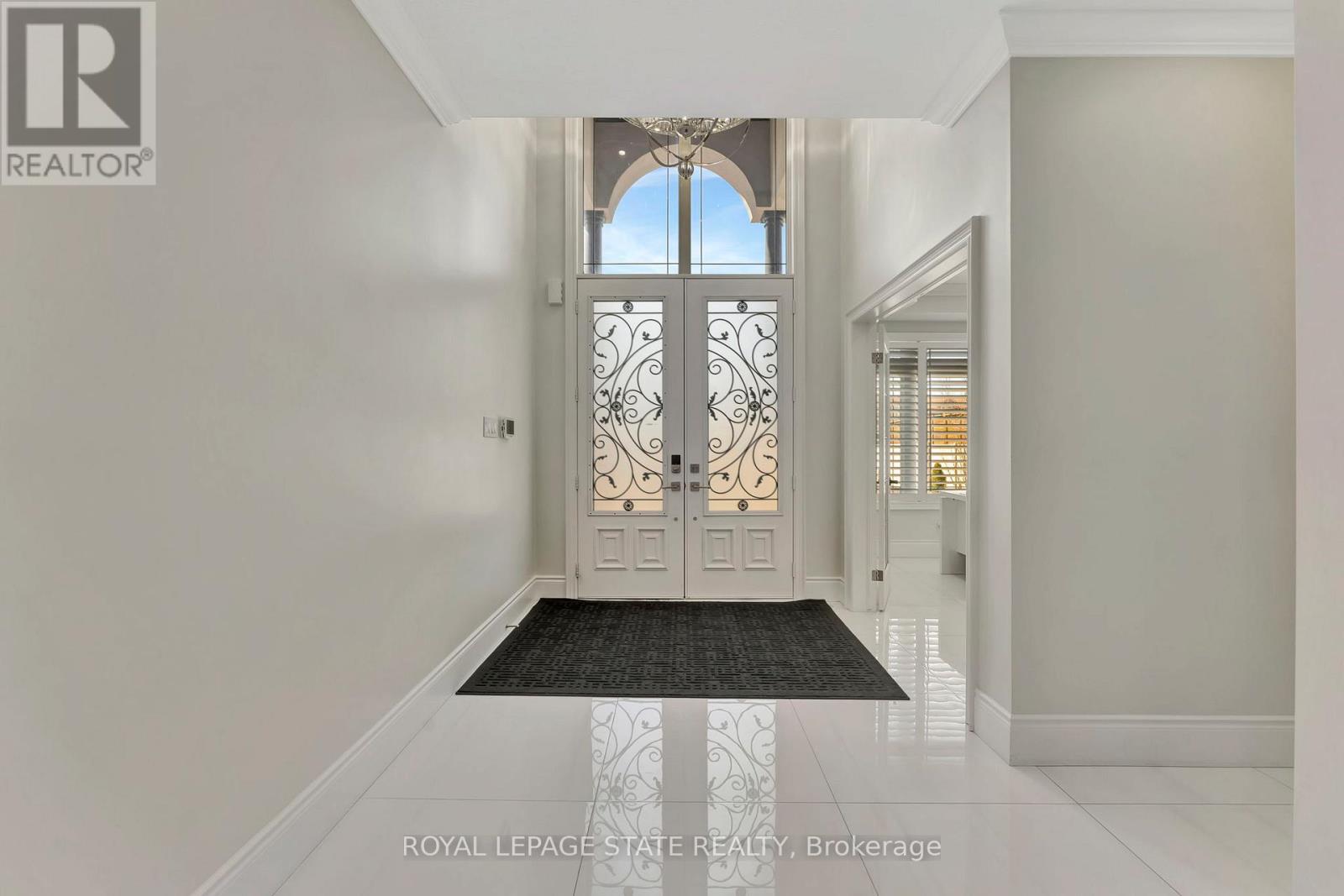 Photo 8 of 7 Bernini Court, Hamilton ON
