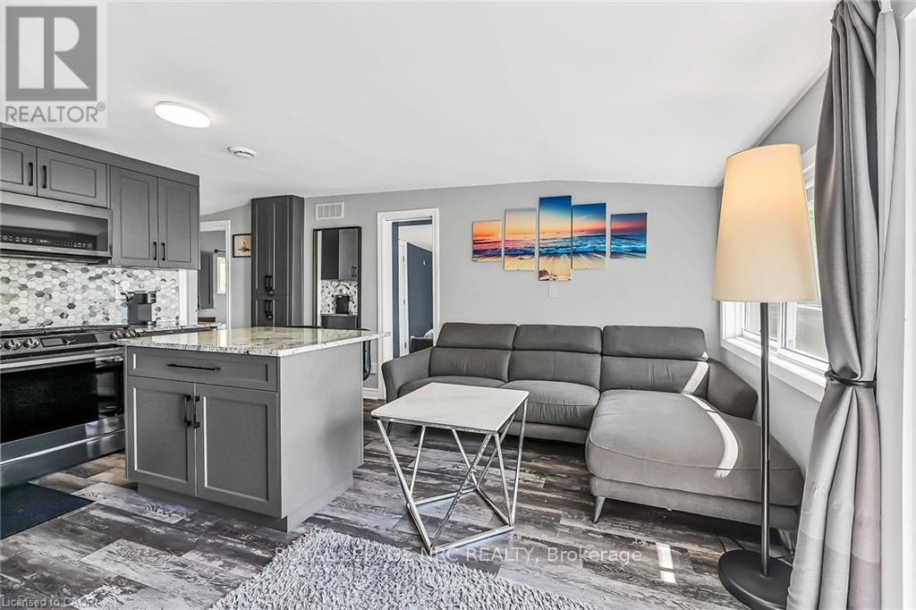 Photo 10 of 33 Dover Street, Haldimand ON