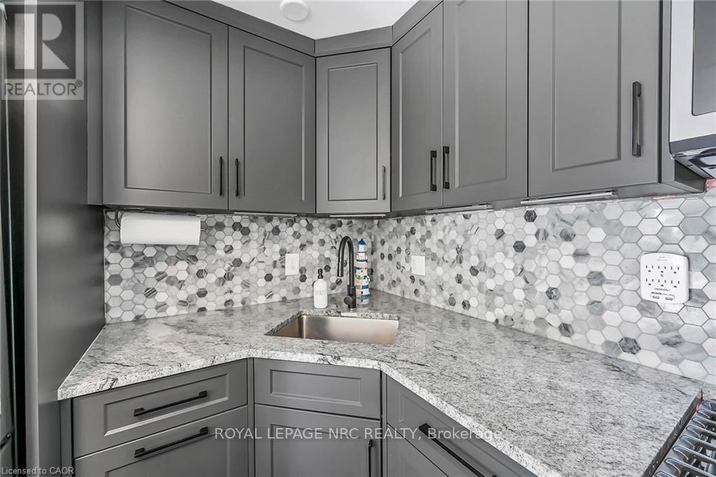 Photo 13 of 33 Dover Street, Haldimand ON