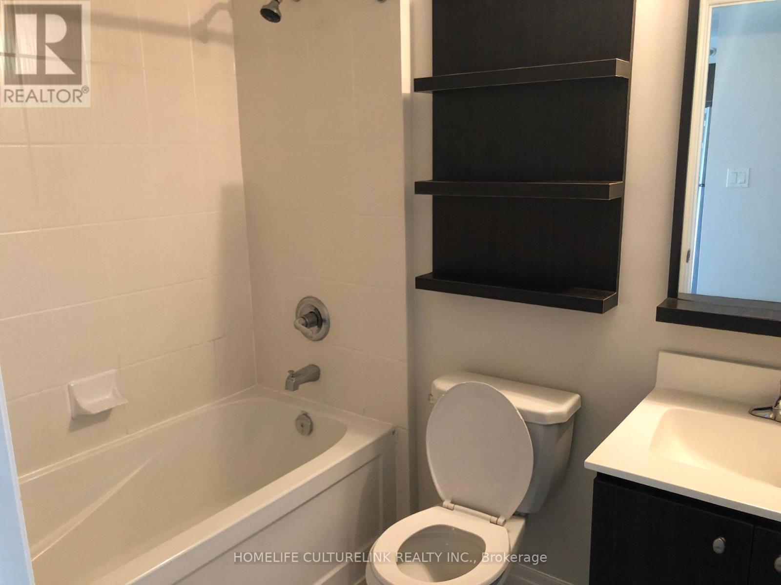 Photo 10 of 211 275 Yorkland Road, Toronto ON