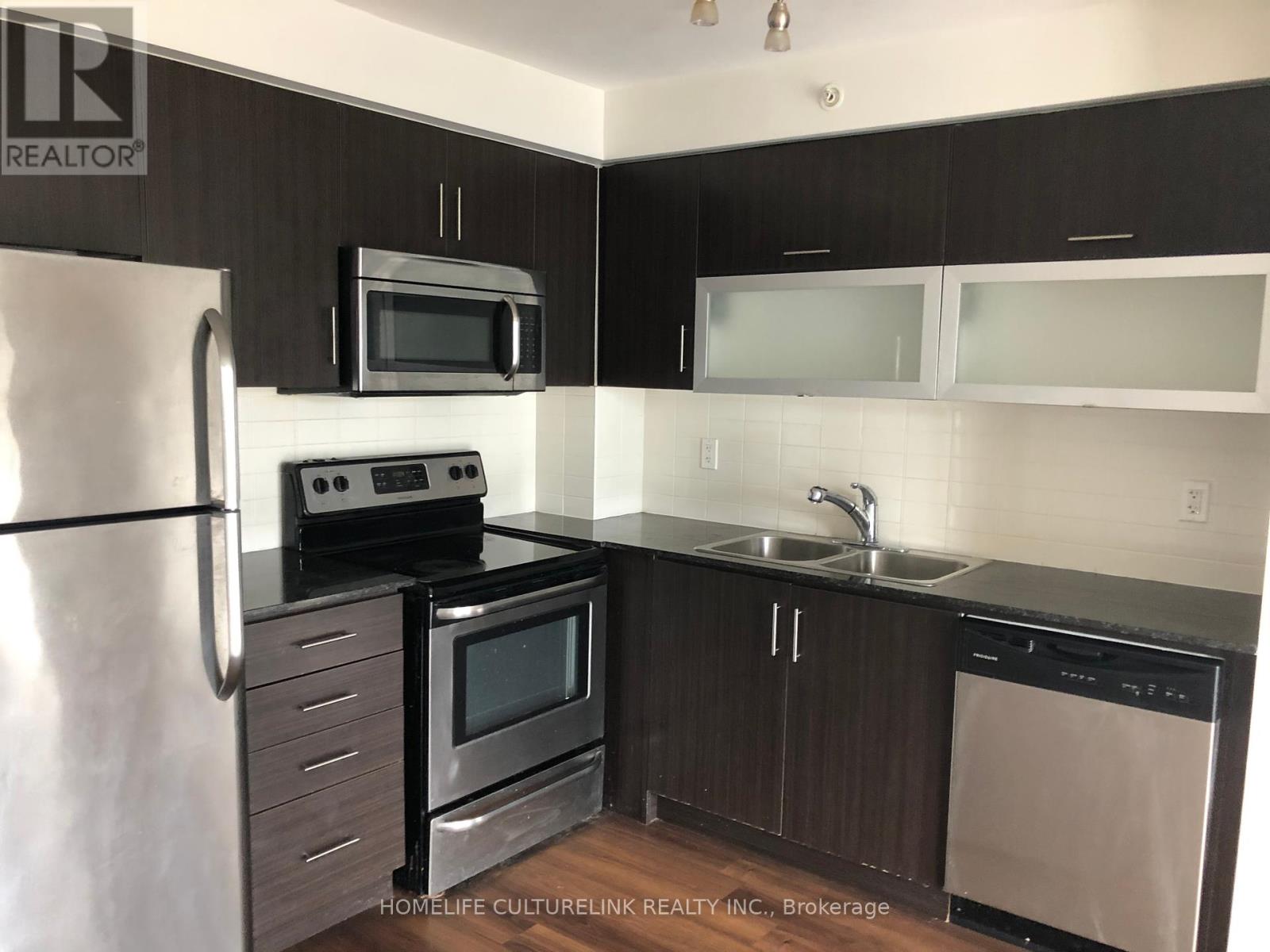 Photo 4 of 211 275 Yorkland Road, Toronto ON