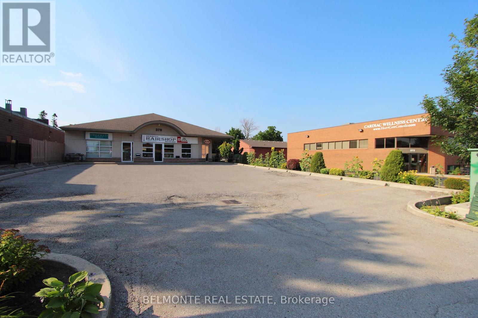 Photo 2 of 202 378 King Street W, Oshawa ON