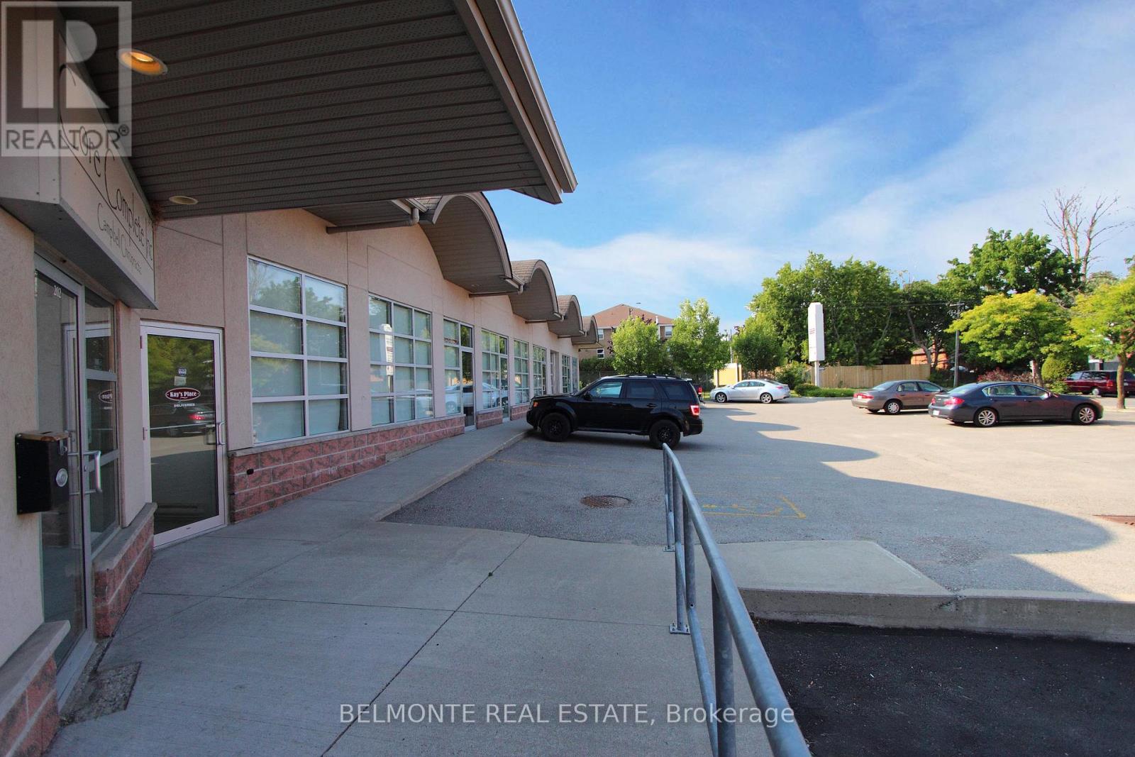 Photo 3 of 202 378 King Street W, Oshawa ON