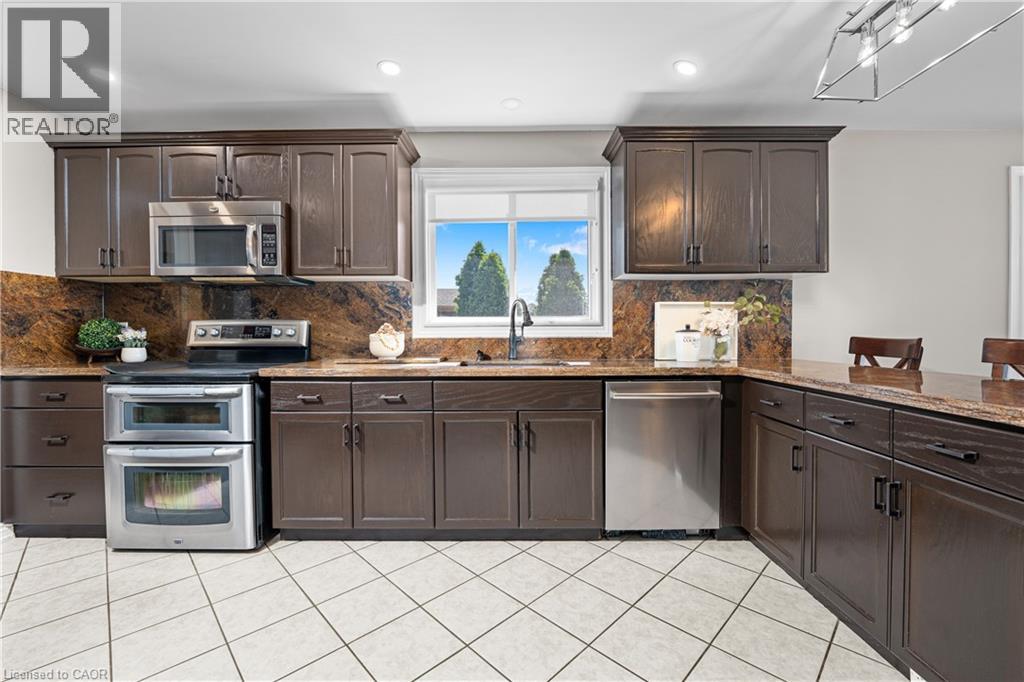 Photo 10 of 138 Rock Street, Smithville ON
