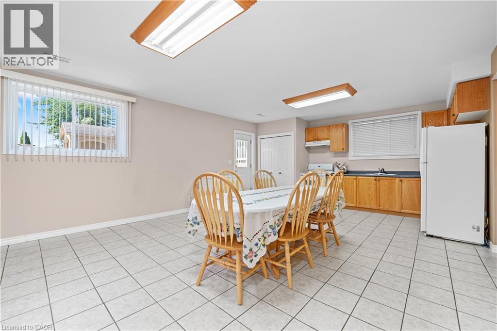 Photo 24 of 138 Rock Street, Smithville ON