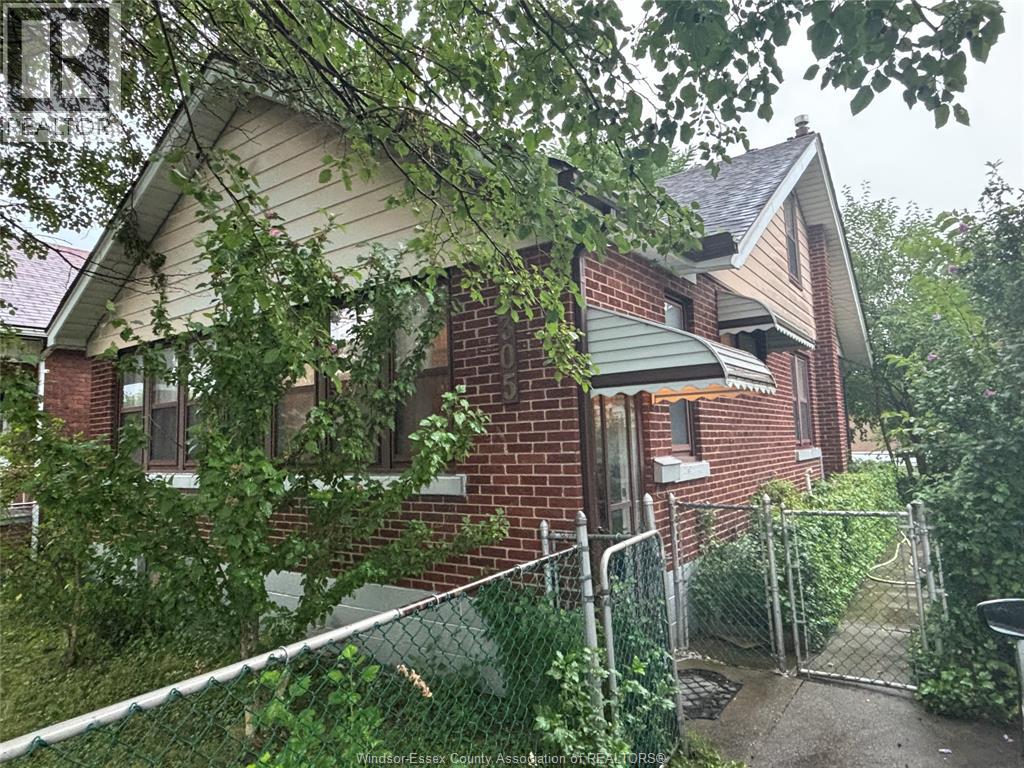 Photo 2 of 1305 Goyeau Street, Windsor ON