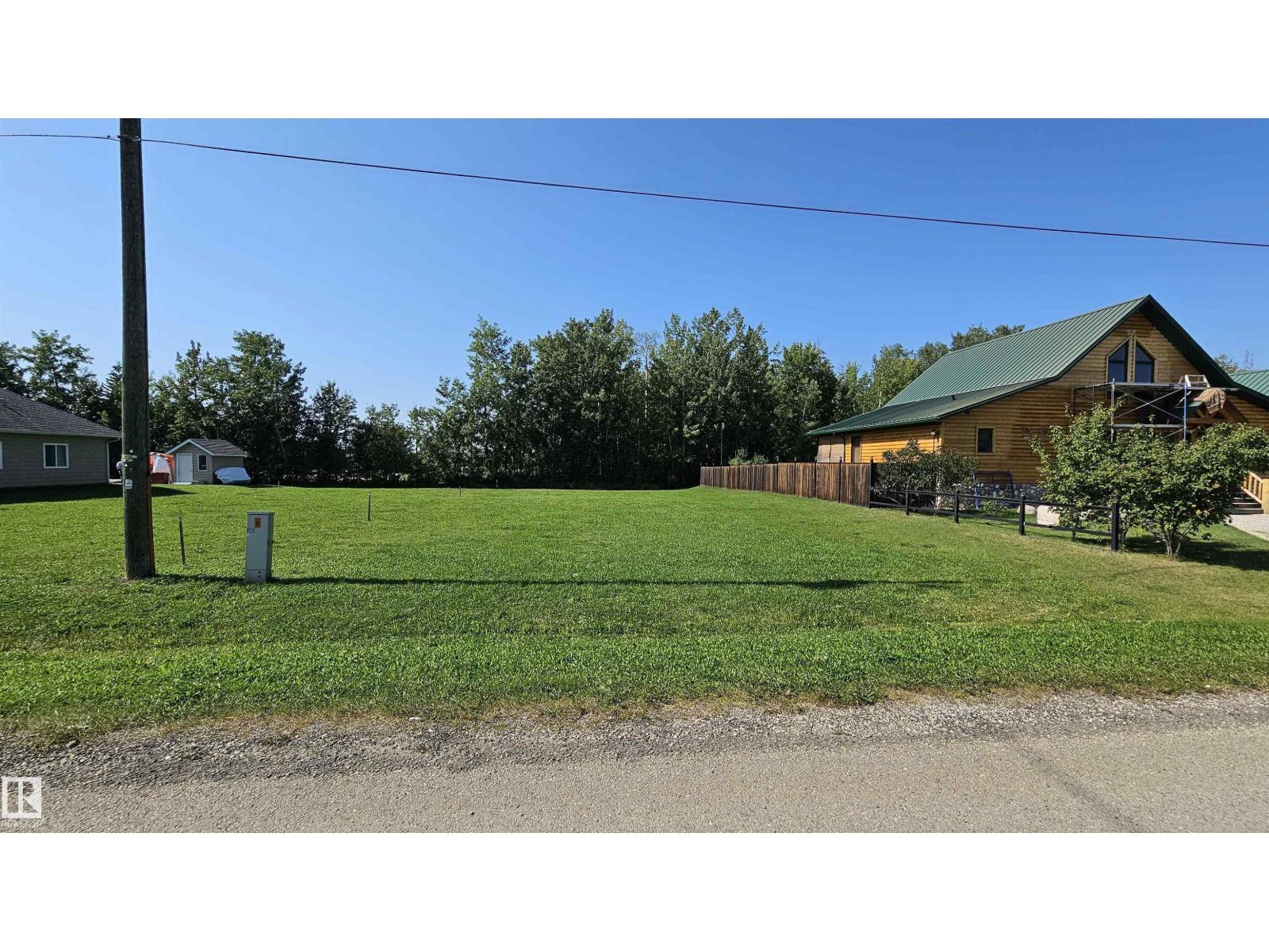 Photo 1 of 4220 43 Av, Rural Lac Ste Anne County AB