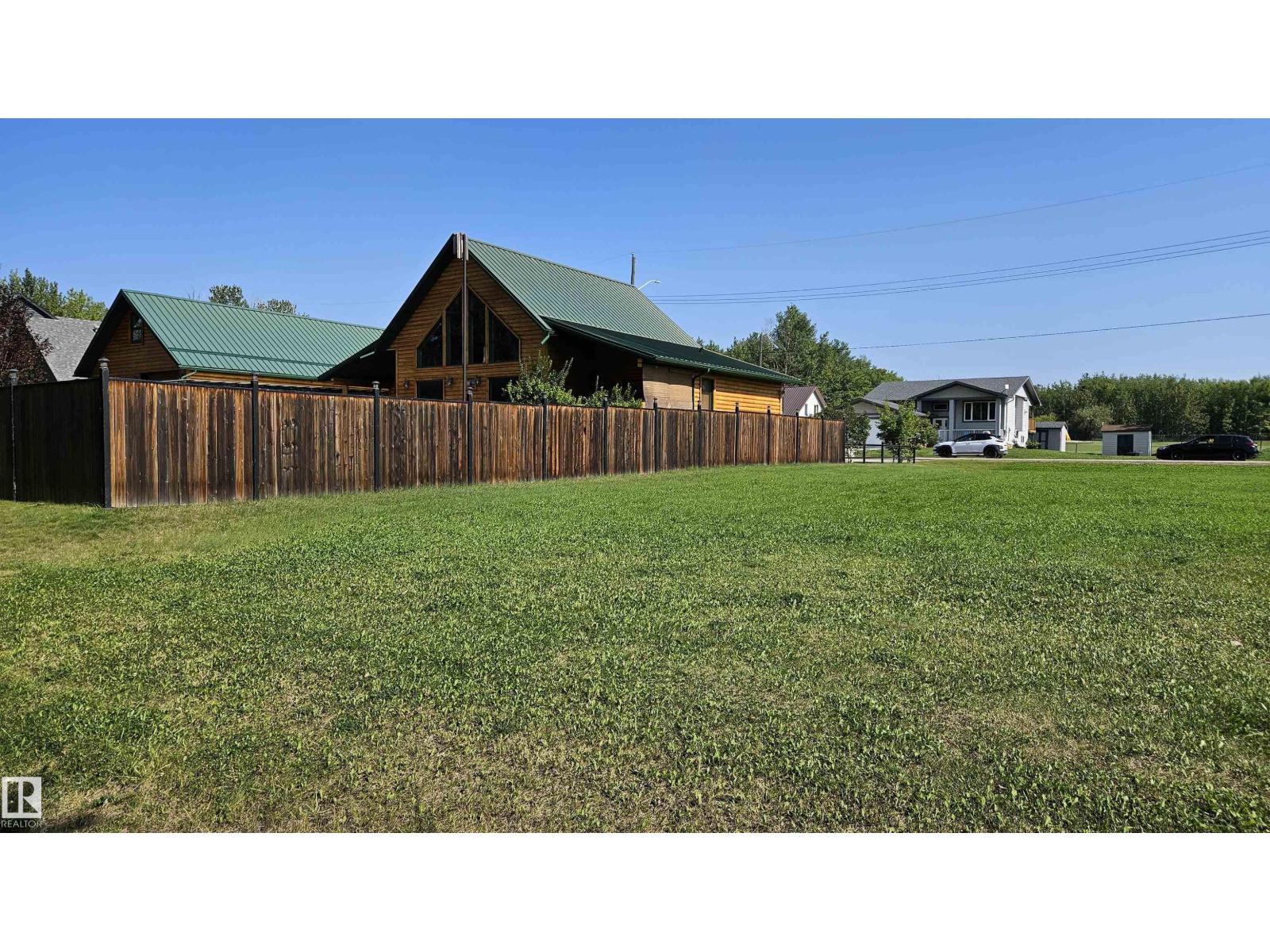 Photo 6 of 4220 43 Av, Rural Lac Ste Anne County AB