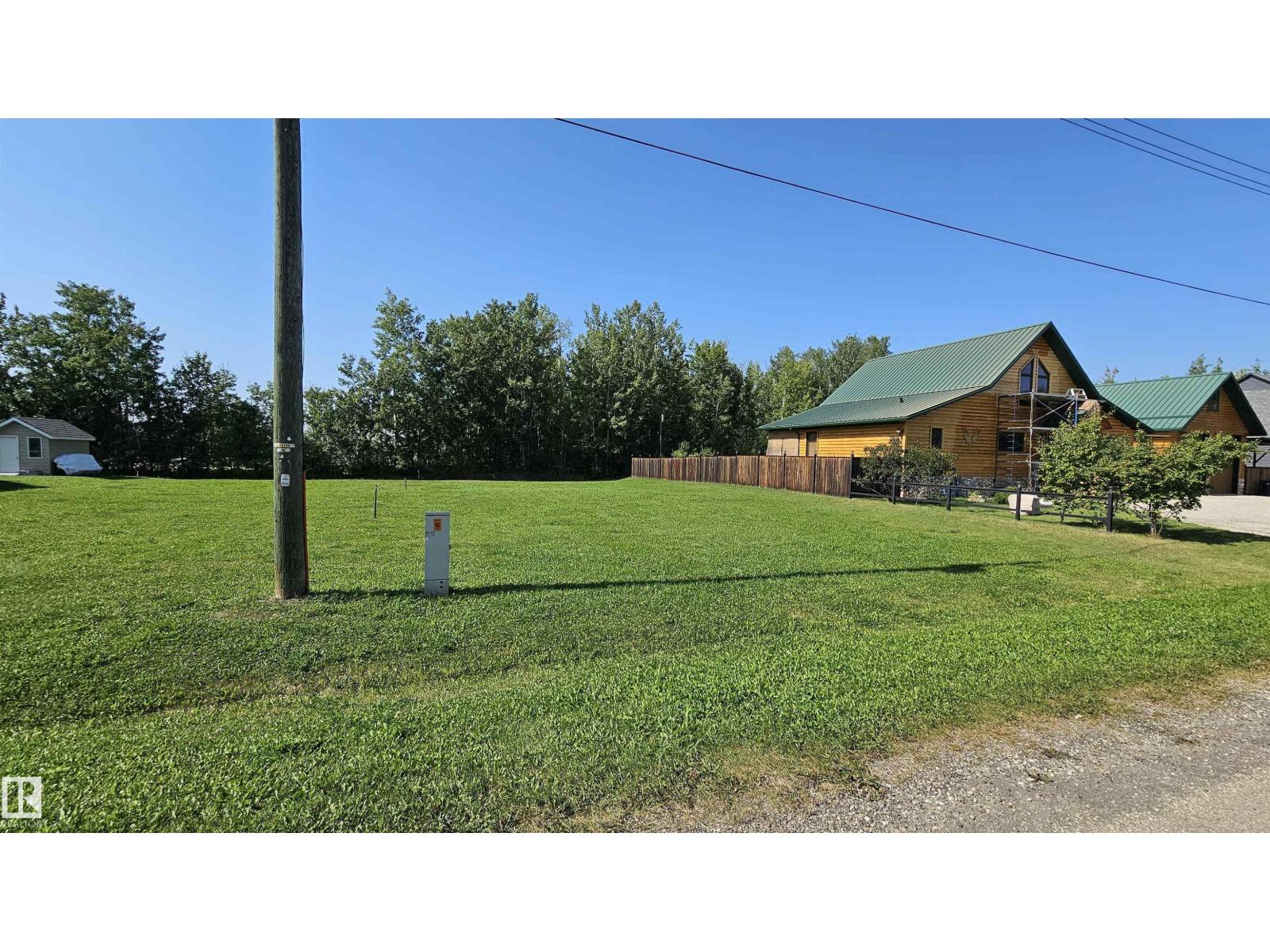 Photo 10 of 4220 43 Av, Rural Lac Ste Anne County AB