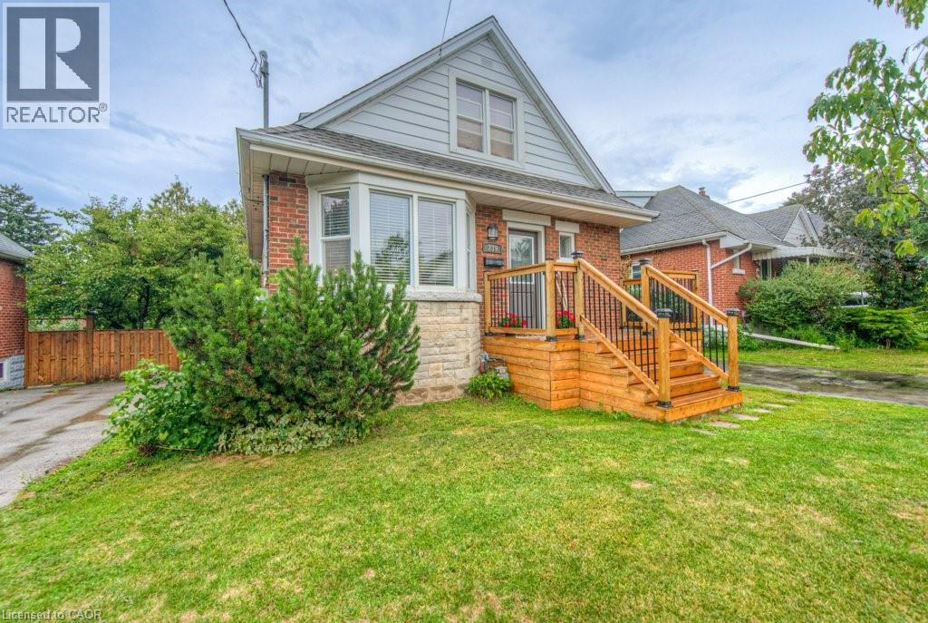 Photo 1 of 239 Rosewood Road, Hamilton ON