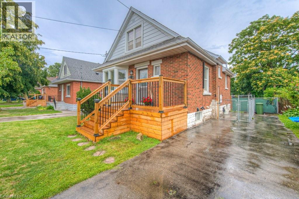 Photo 4 of 239 Rosewood Road, Hamilton ON