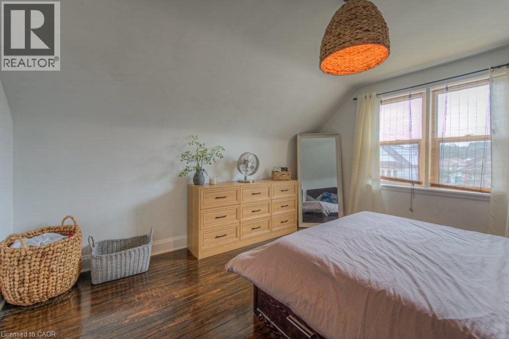 Photo 32 of 239 Rosewood Road, Hamilton ON