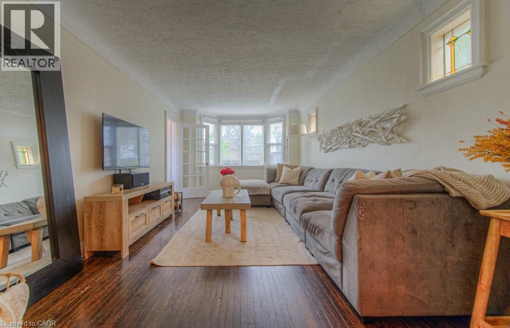 Photo 10 of 239 Rosewood Road, Hamilton ON