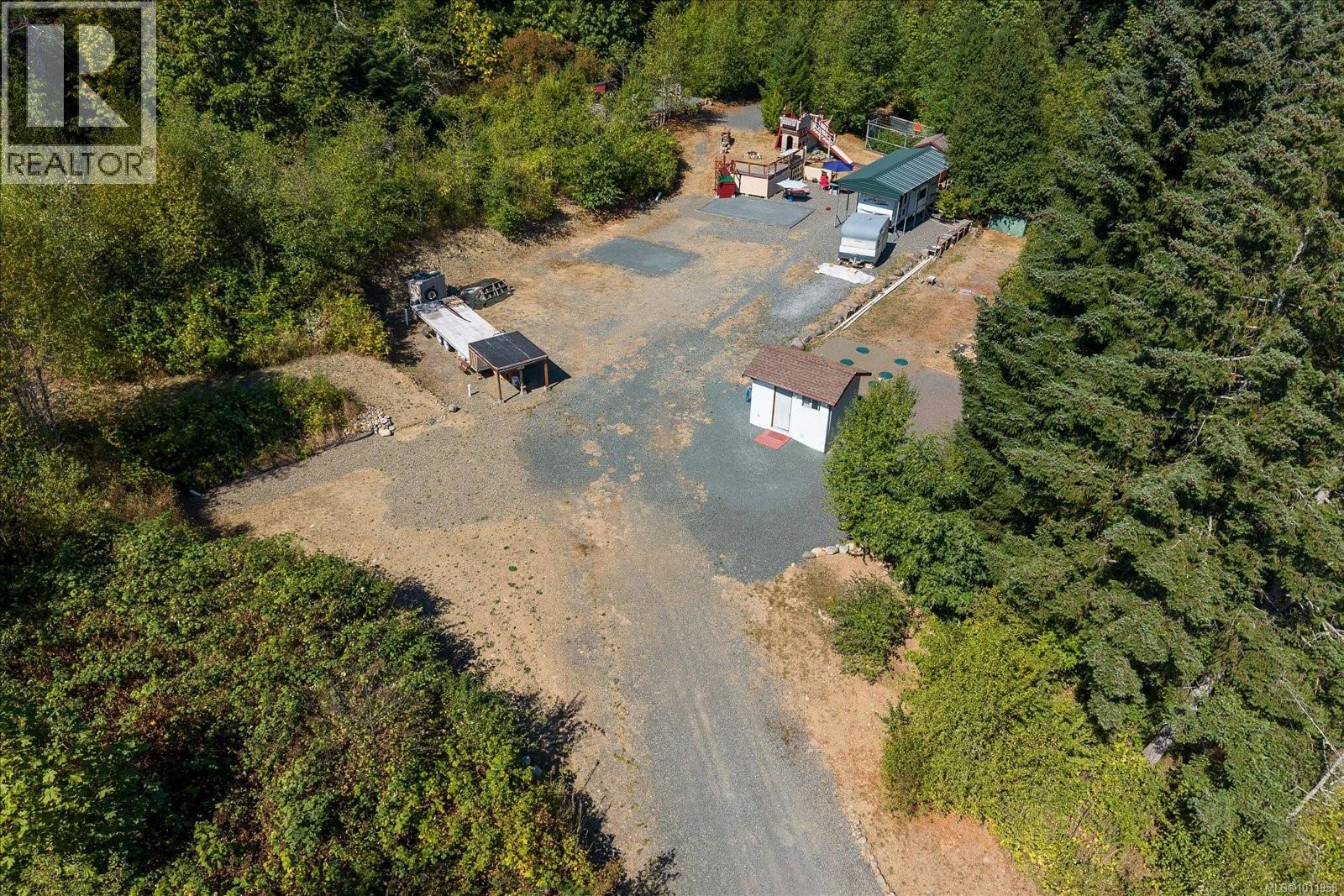 Photo 26 of 6593 Country Rd, Fanny Bay BC