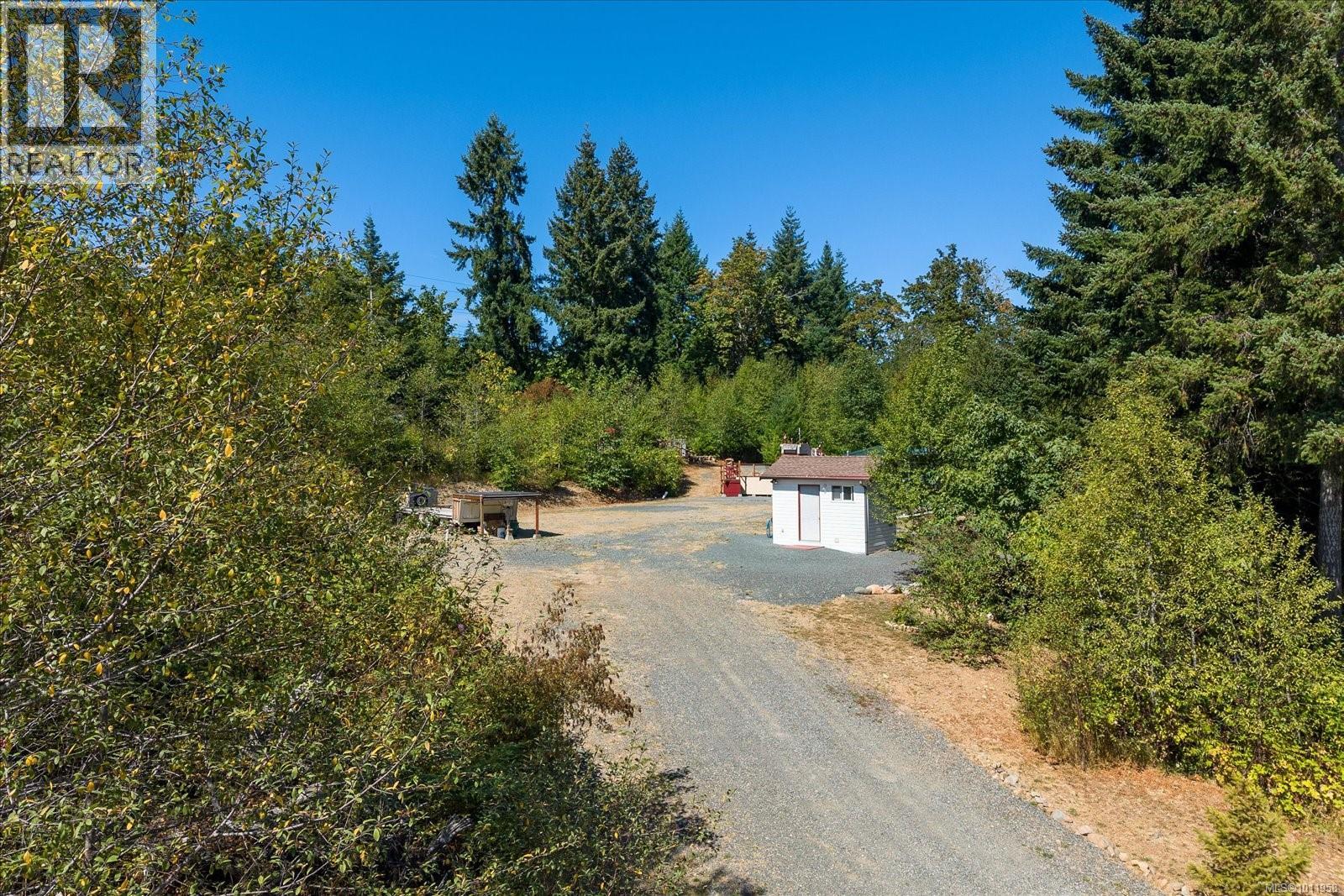 Photo 25 of 6593 Country Rd, Fanny Bay BC