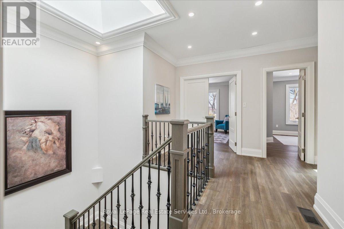 Photo 22 of 1211 Pinegrove Road, Oakville ON