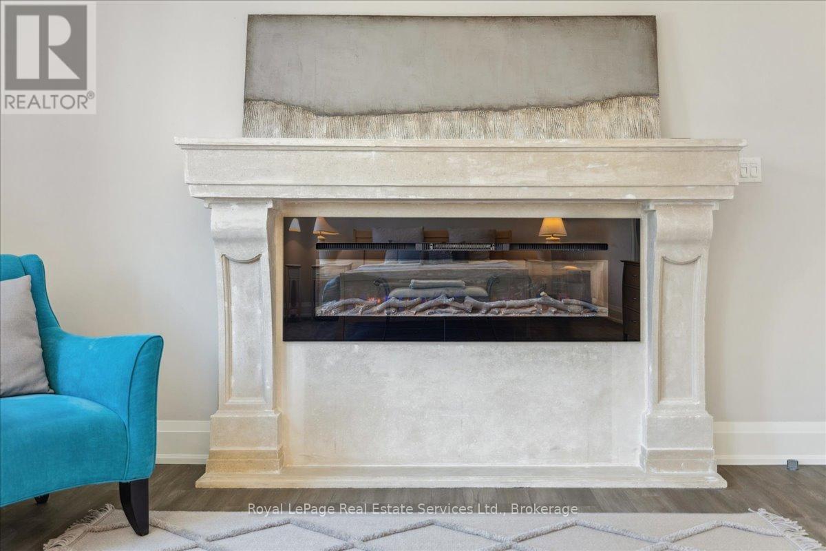 Photo 24 of 1211 Pinegrove Road, Oakville ON