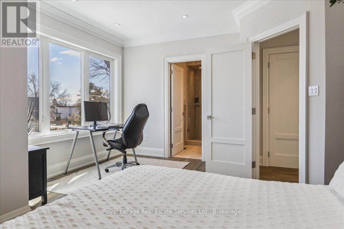 Photo 30 of 1211 Pinegrove Road, Oakville ON