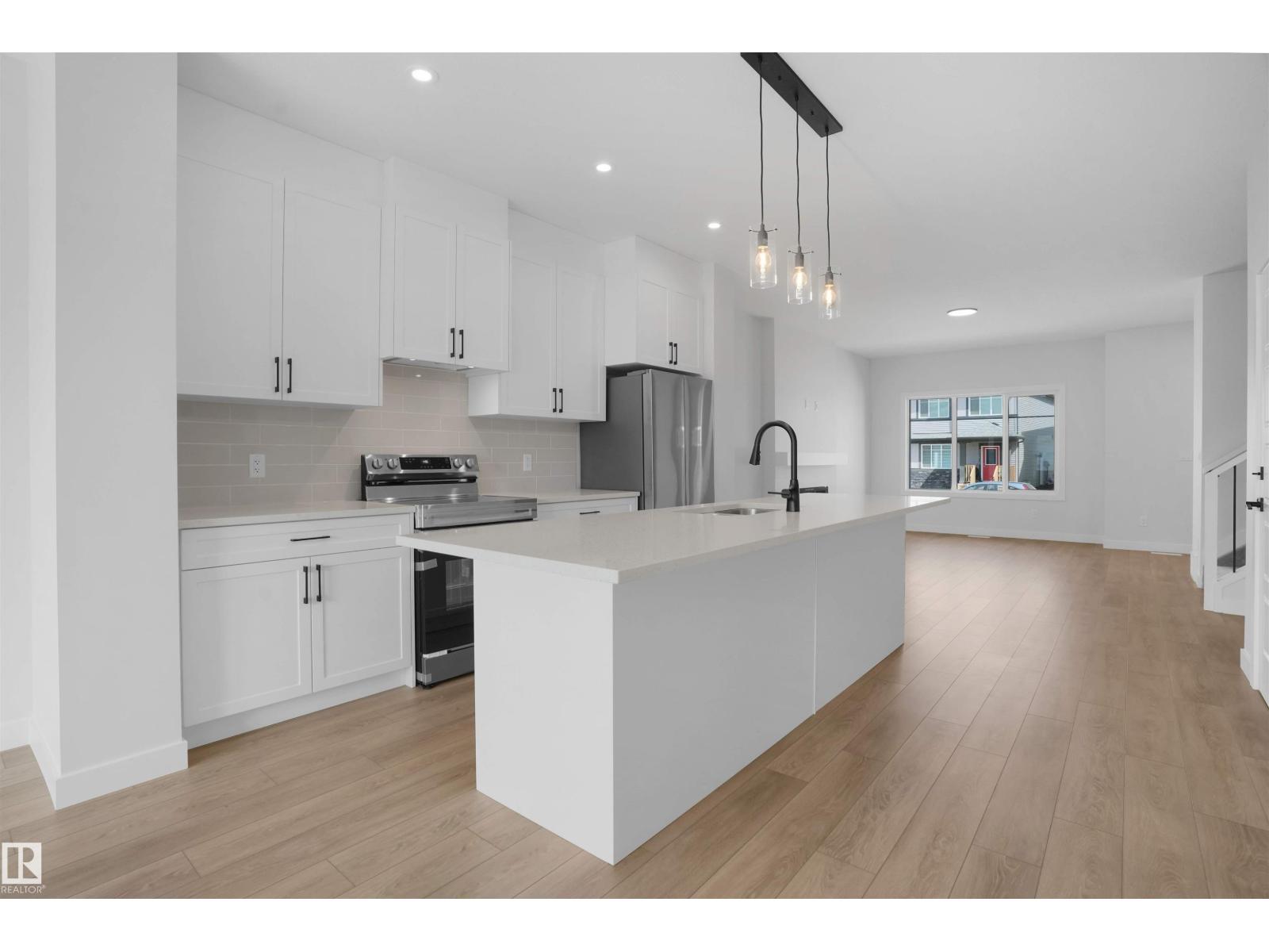 Photo 12 of 22519 88 Ave Nw, Edmonton AB