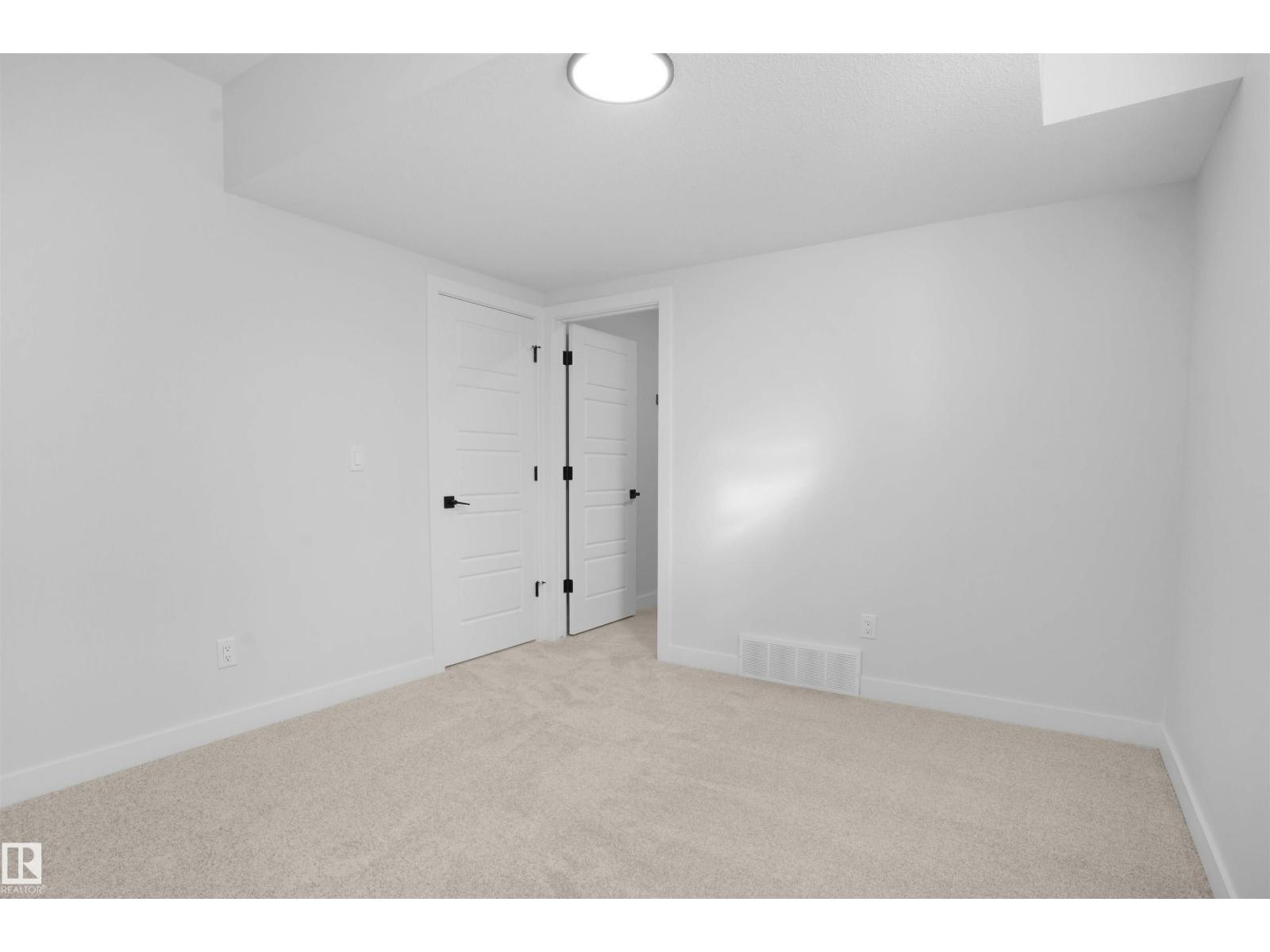 Photo 44 of 22519 88 Ave Nw, Edmonton AB