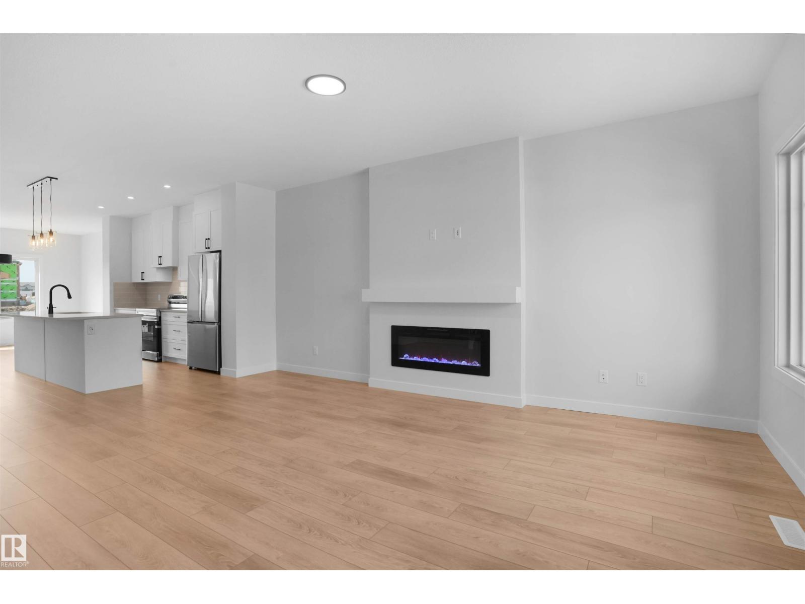 Photo 6 of 22519 88 Ave Nw, Edmonton AB