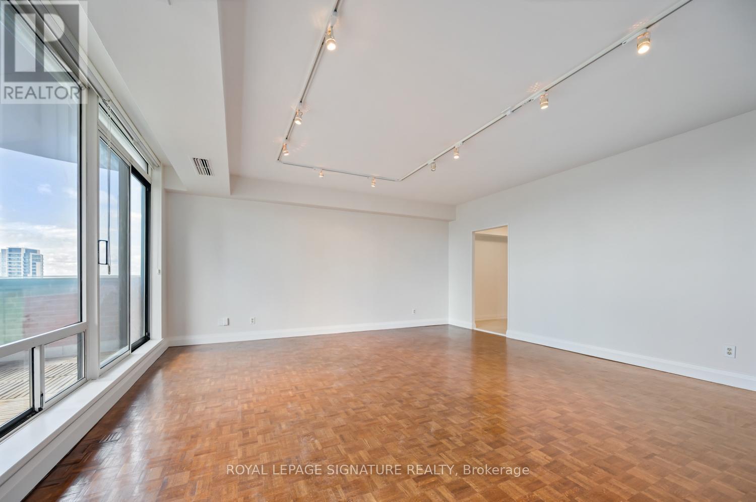 Photo 10 of 1602 260 Heath Street W, Toronto ON