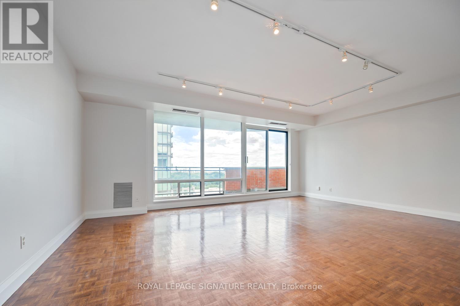 Photo 11 of 1602 260 Heath Street W, Toronto ON