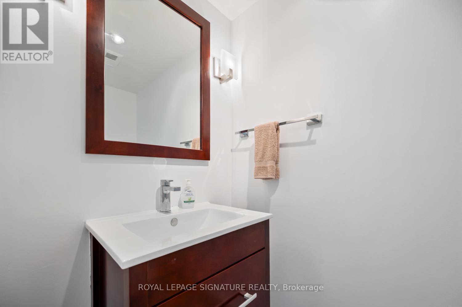 Photo 19 of 1602 260 Heath Street W, Toronto ON