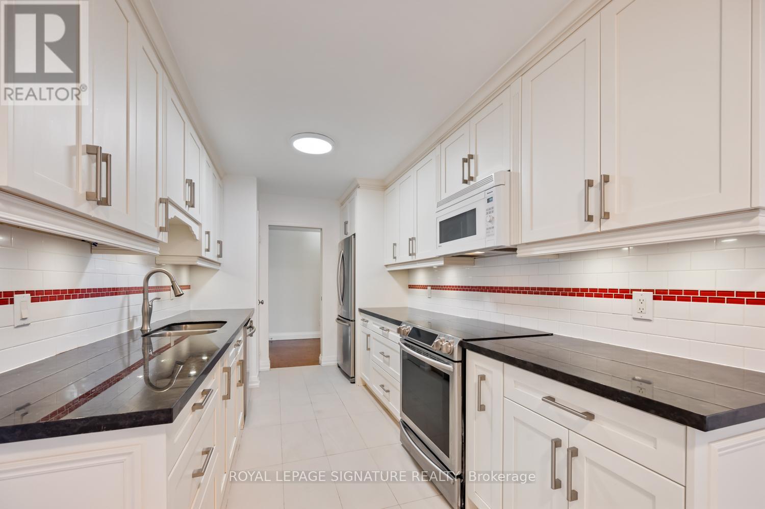 Photo 4 of 1602 260 Heath Street W, Toronto ON