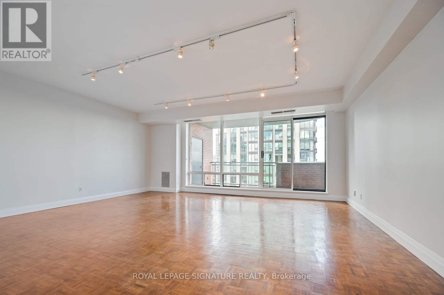 Photo 8 of 1602 260 Heath Street W, Toronto ON