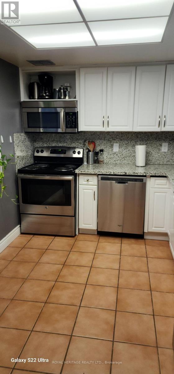 Photo 3 of 1116 20 Dean Park Road, Toronto ON