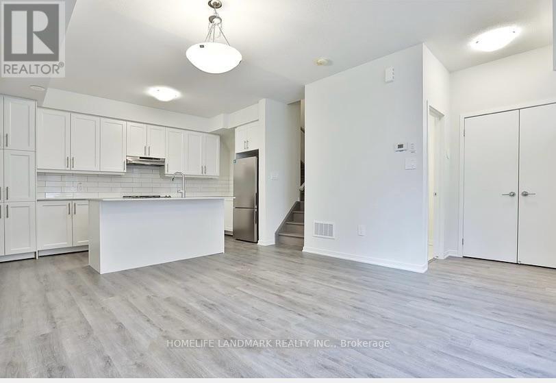 Photo 4 of 131 11 Almond Blossom Mews, Vaughan ON