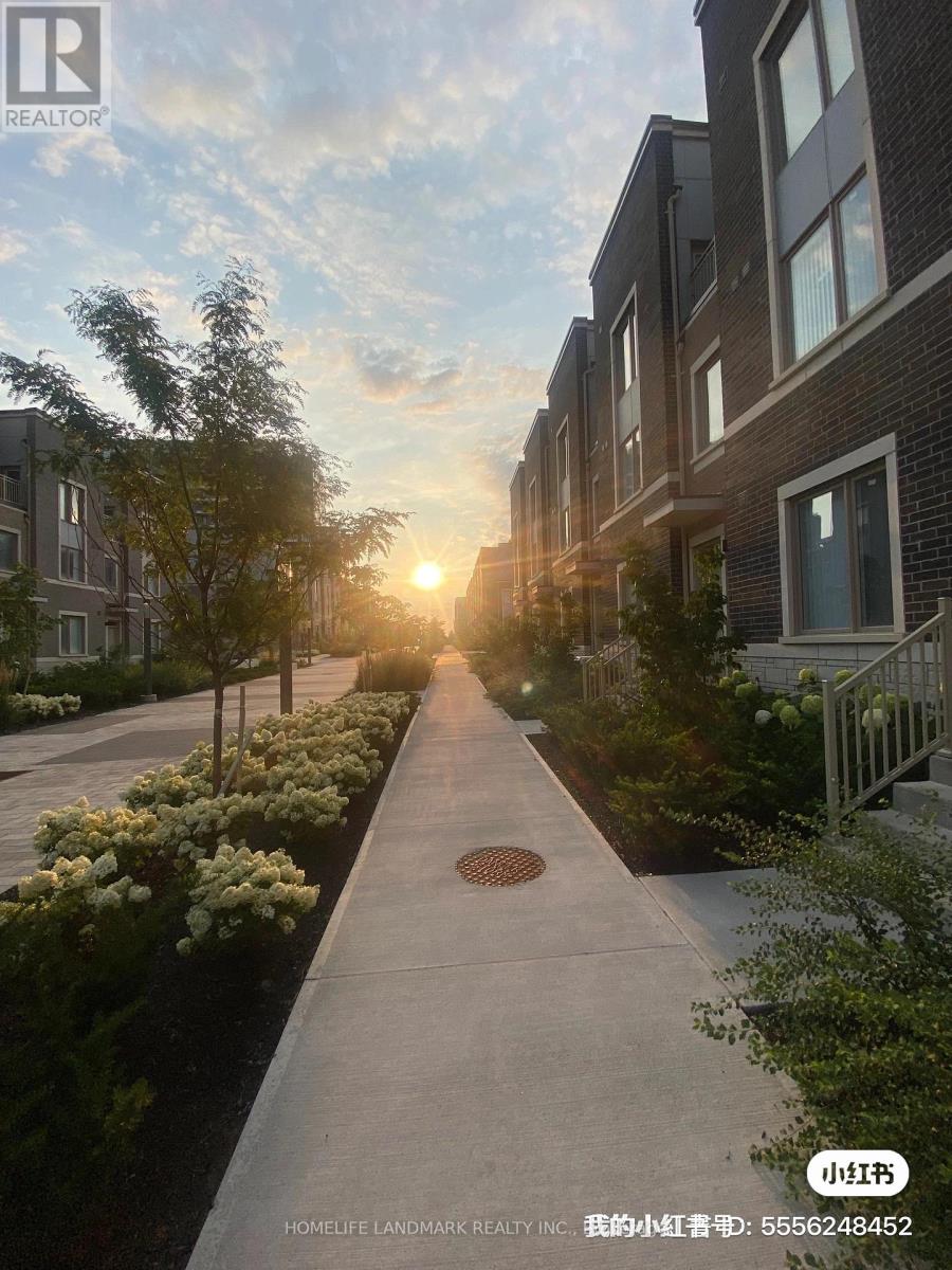 Photo 17 of 131 11 Almond Blossom Mews, Vaughan ON