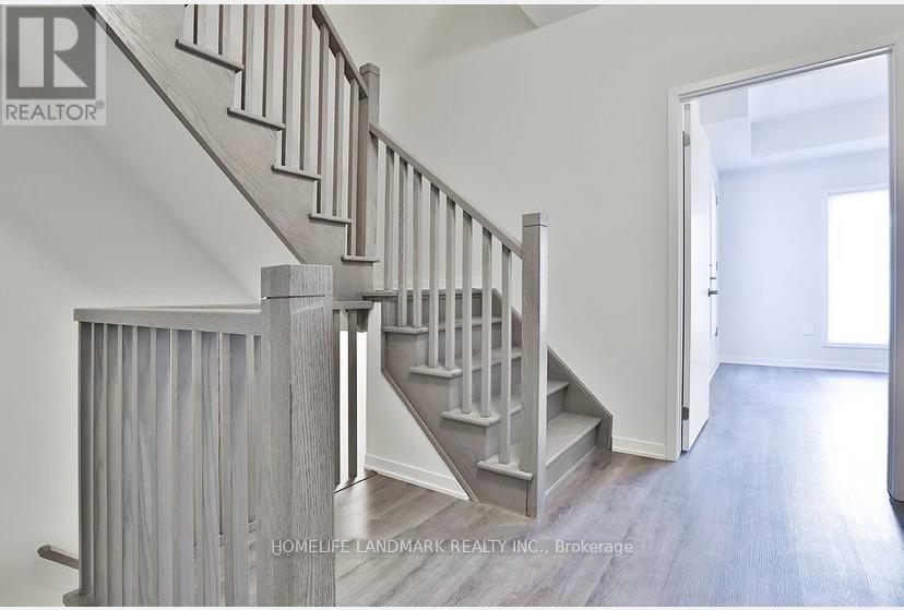 Photo 9 of 131 11 Almond Blossom Mews, Vaughan ON