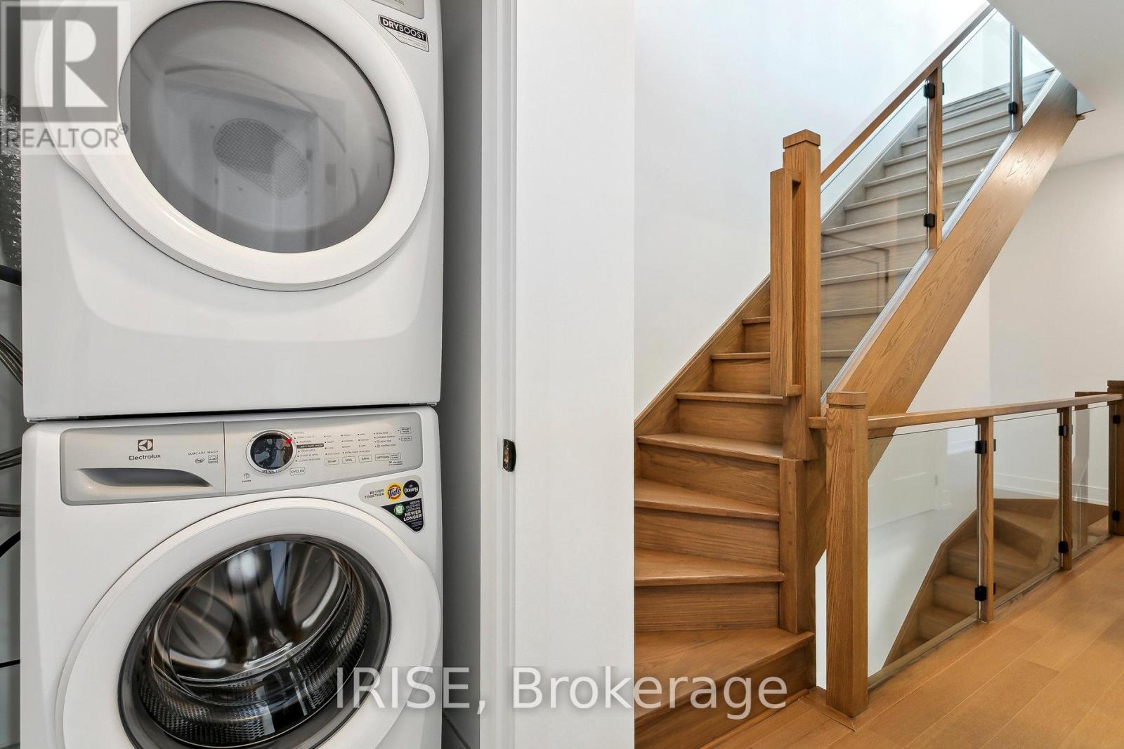 Photo 33 of 55 40 Lou Parsons Way, Mississauga ON