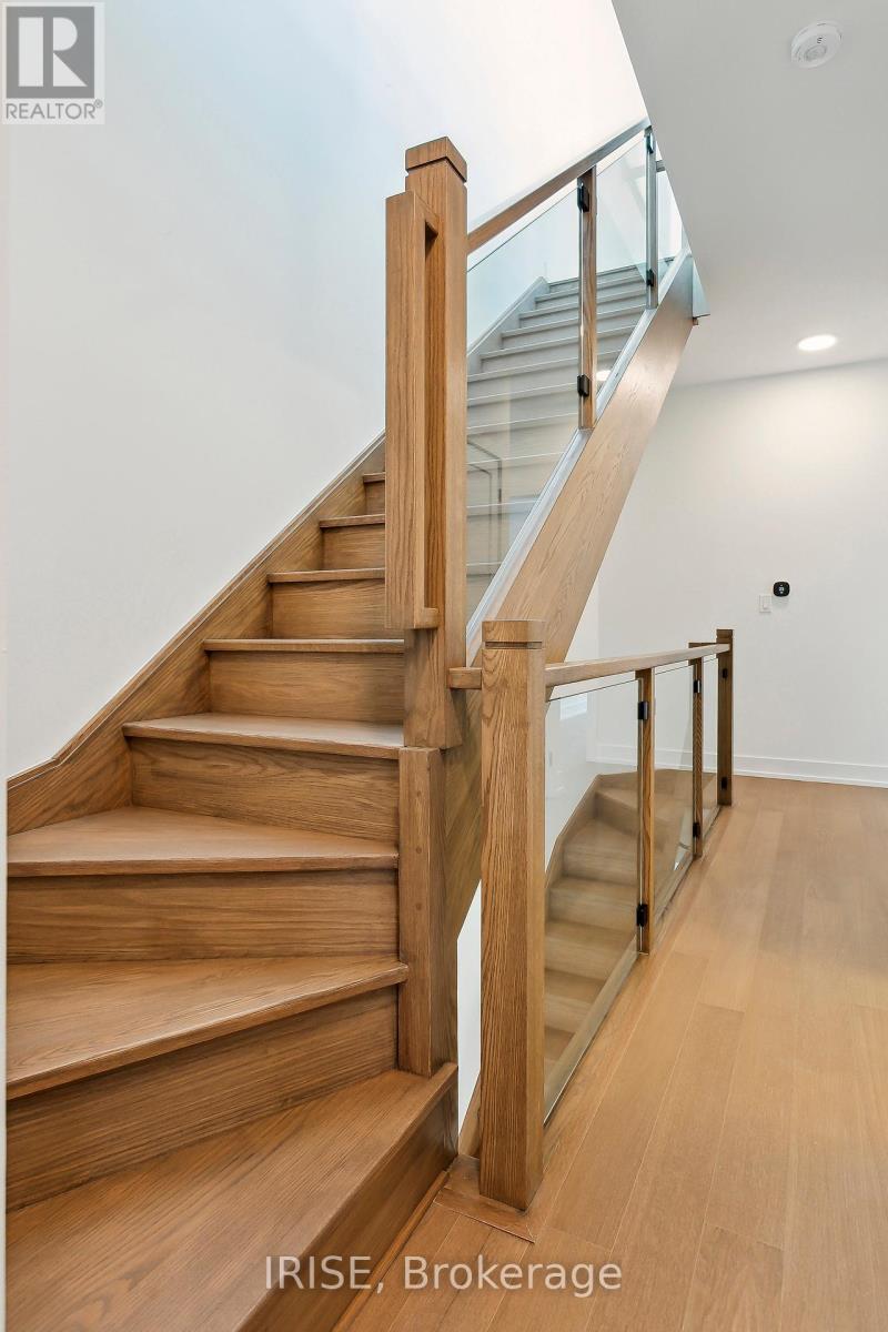 Photo 34 of 55 40 Lou Parsons Way, Mississauga ON