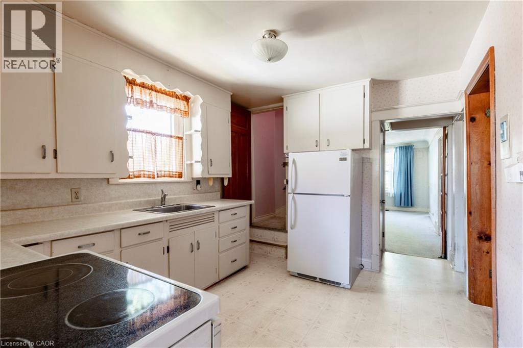 Photo 21 of 27 Barons Avenue N, Hamilton ON