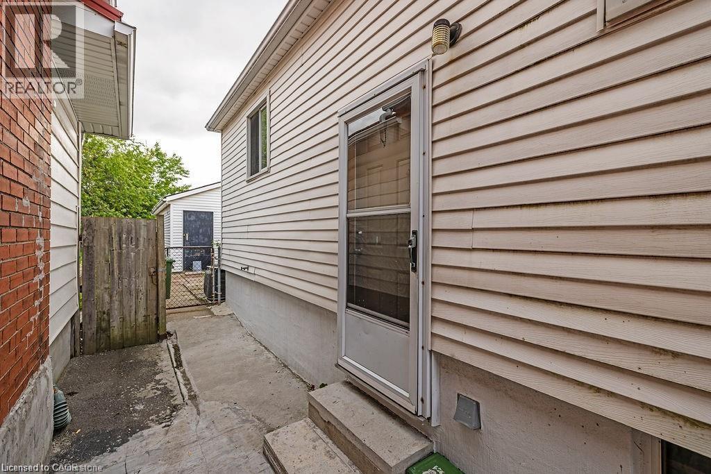 Photo 4 of 201 East 23rd Street, Hamilton ON