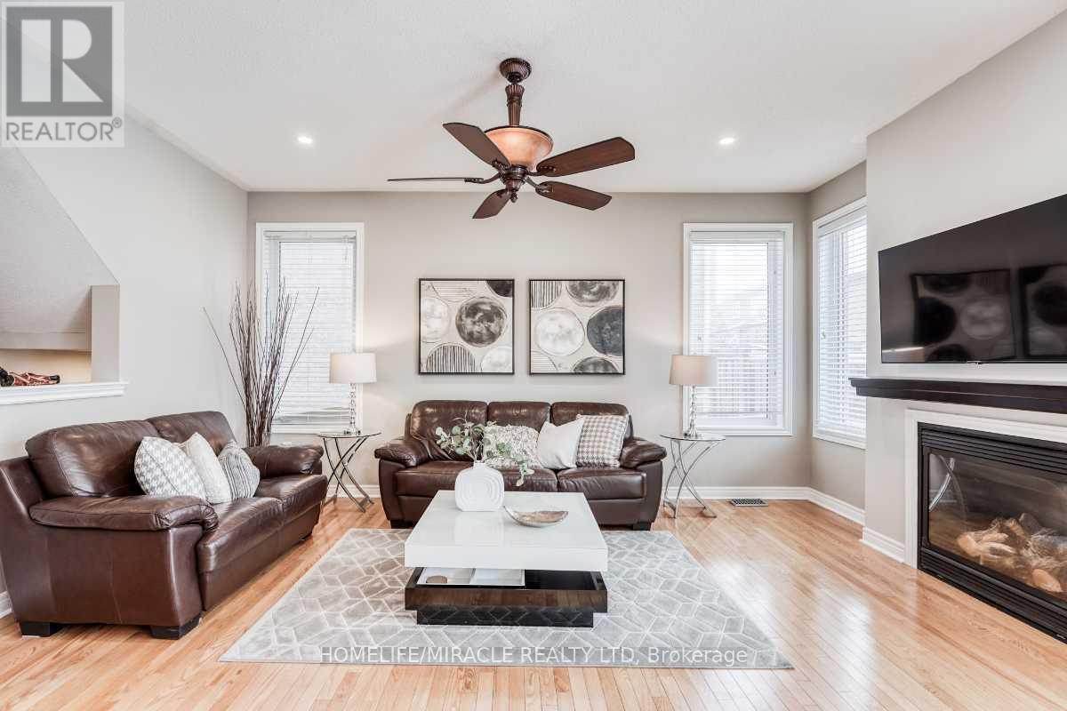 Photo 11 of 824 Millard Street, Whitchurchstouffville ON