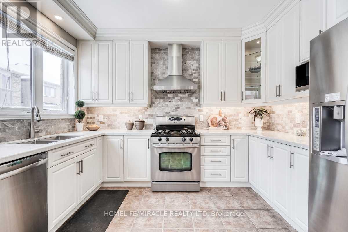 Photo 17 of 824 Millard Street, Whitchurchstouffville ON
