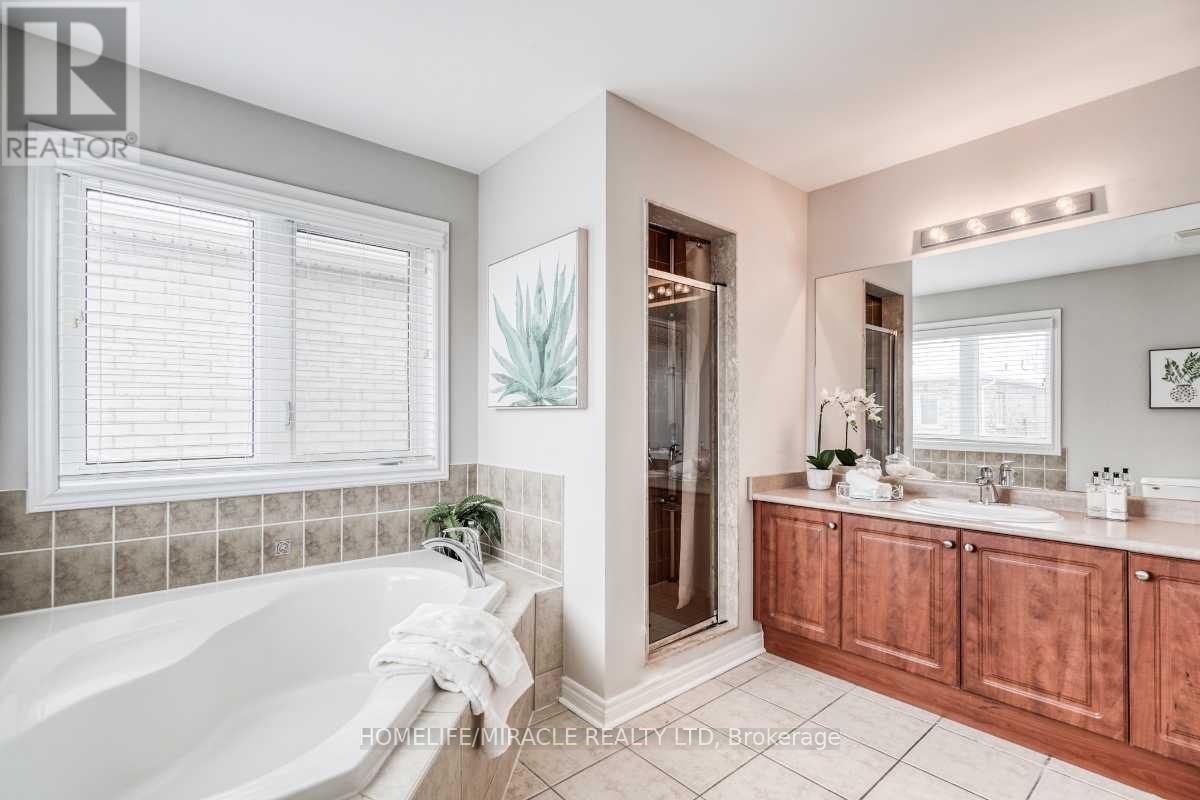 Photo 24 of 824 Millard Street, Whitchurchstouffville ON