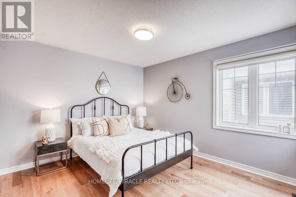 Photo 25 of 824 Millard Street, Whitchurchstouffville ON