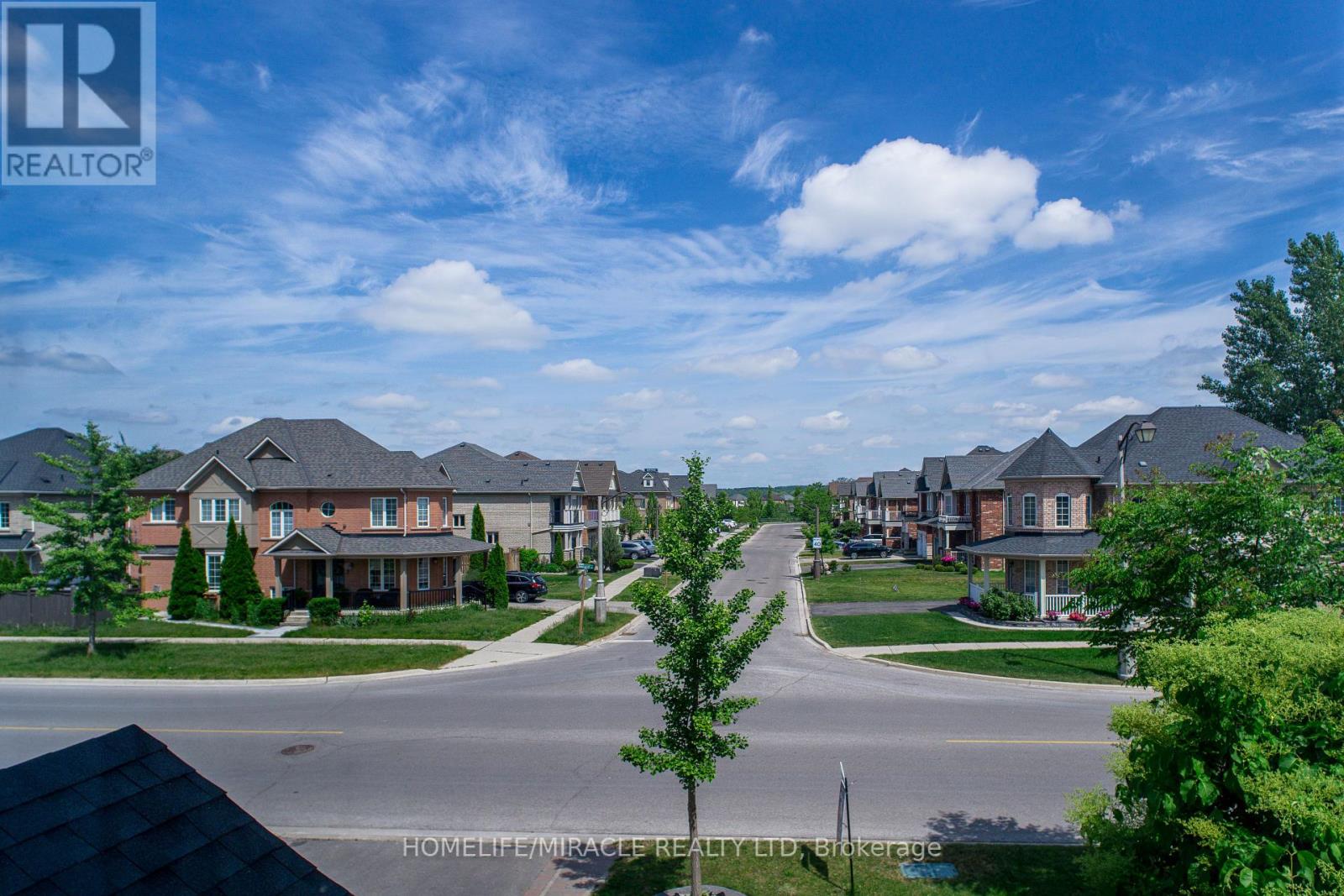 Photo 31 of 824 Millard Street, Whitchurchstouffville ON