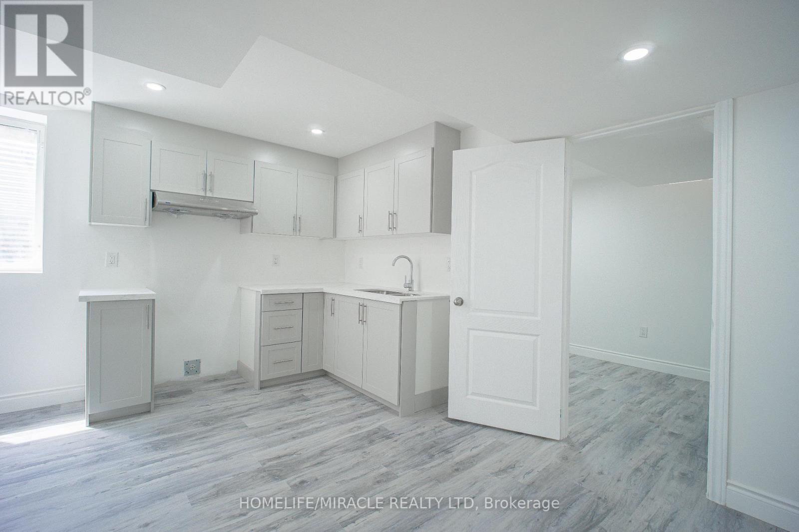 Photo 36 of 824 Millard Street, Whitchurchstouffville ON