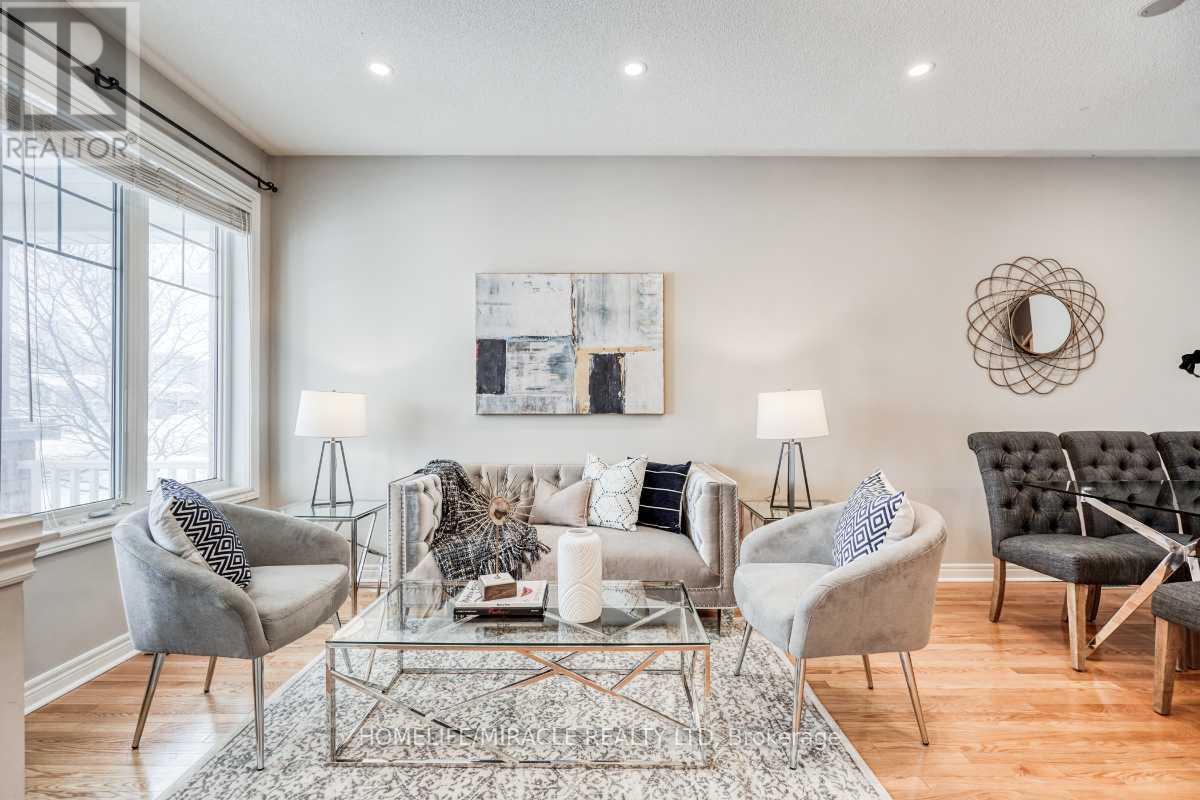 Photo 4 of 824 Millard Street, Whitchurchstouffville ON